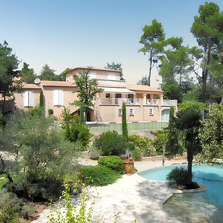 Villa Spacieuse Avec Piscine A Saint Maximin Dış mekan fotoğraf