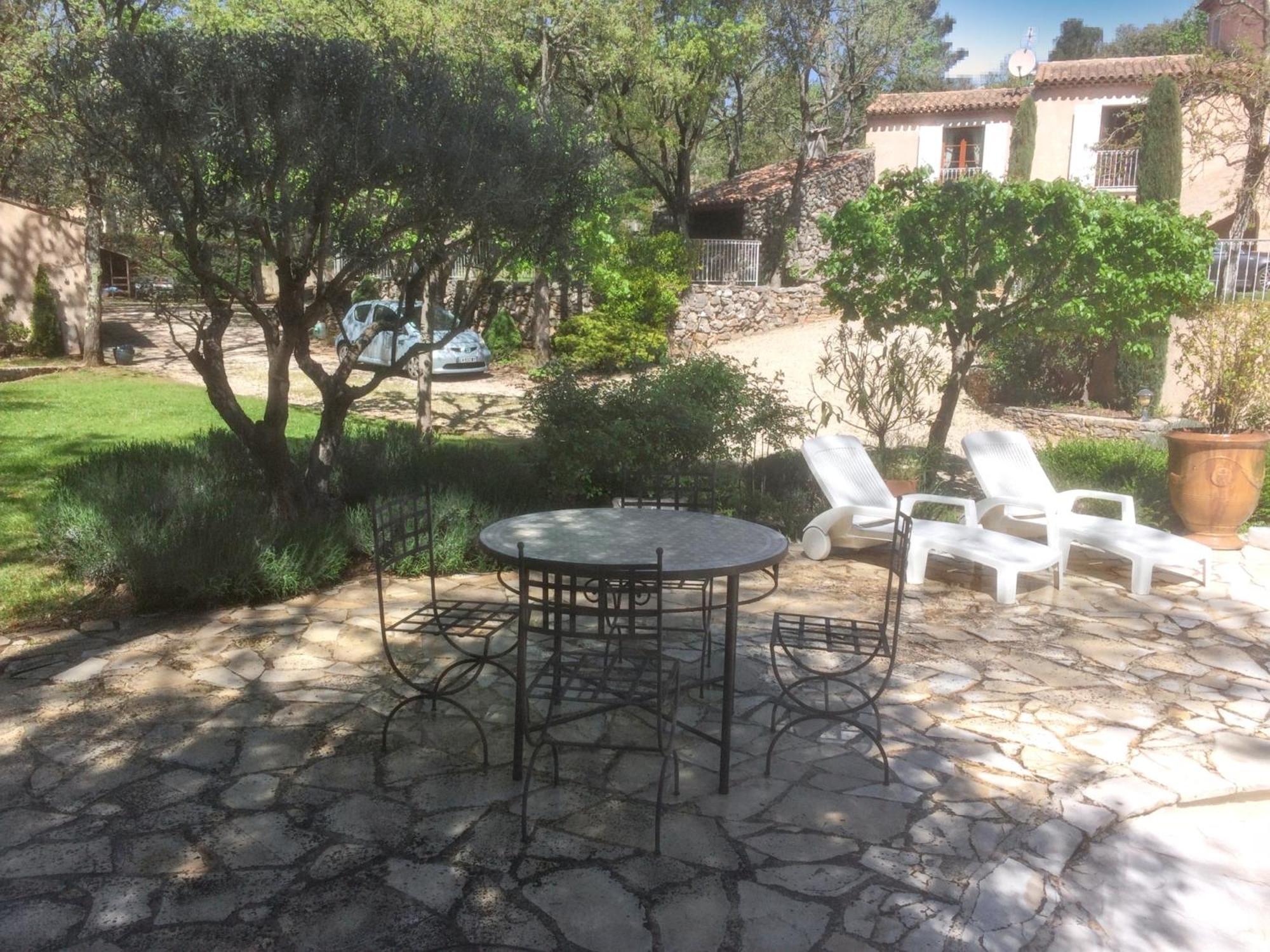 Villa Spacieuse Avec Piscine A Saint Maximin Dış mekan fotoğraf