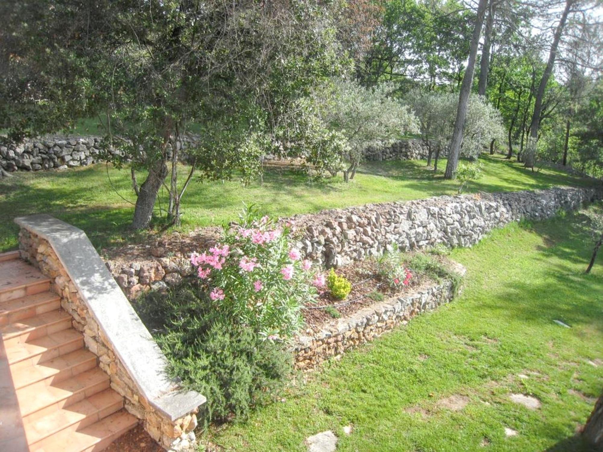 Villa Spacieuse Avec Piscine A Saint Maximin Dış mekan fotoğraf